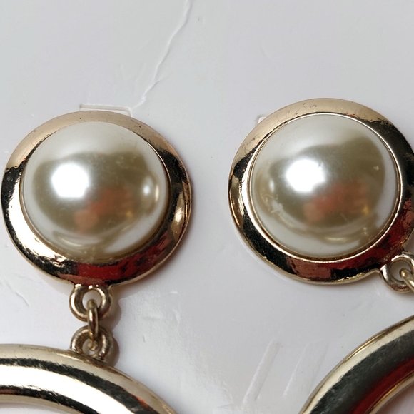 Large Gold Hoop Earrings with Faux Pearl - Costume Jewelry - Picture 3 of 5